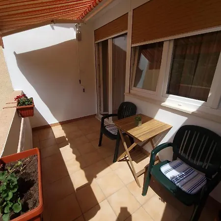 Rita Near Trstenik Beach Appartement *