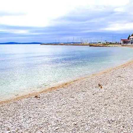 Apartment Rita Near Trstenik Beach *