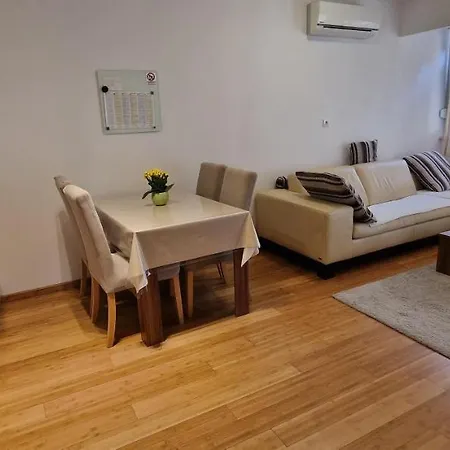 Apartment Rita Near Trstenik Beach Split